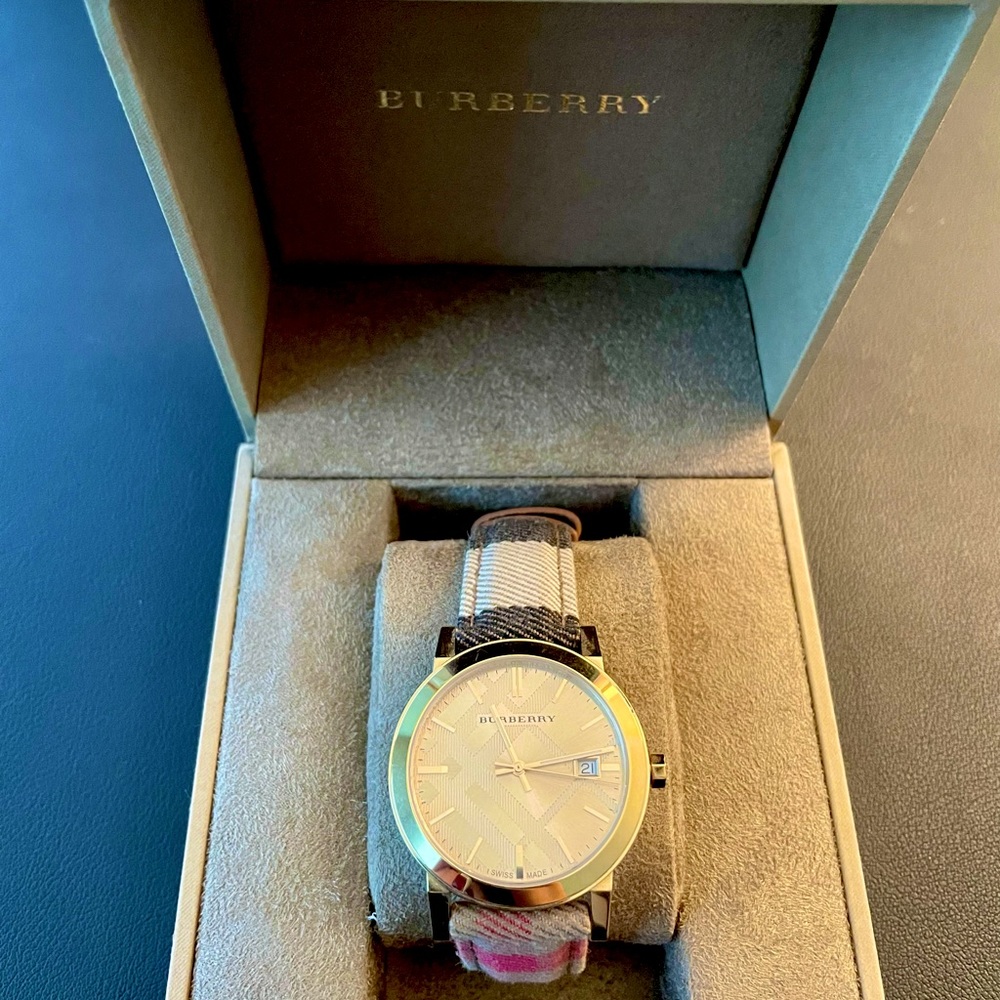 Authentic Burberry women’s check watch with box
